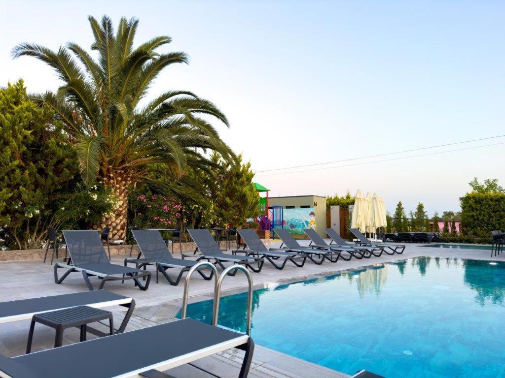 Club Kavala Beach Hotel Assos ภายนอก รูปภาพ